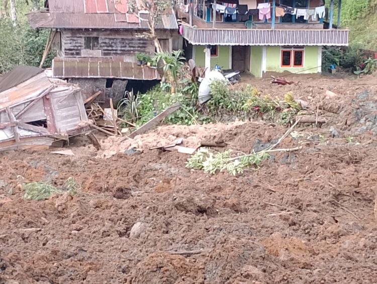 155 Warga Terpaksa Mengungsi Akibat Bencana Longsor di Toraja Utara
