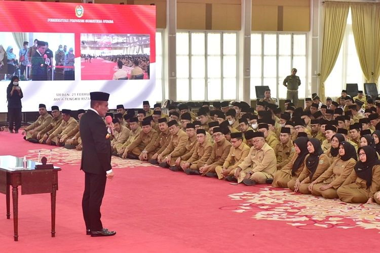 Selaraskan Kinerja ASN, Edy Rahmayadi Lantik  911 Pejabat Eselon III dan IV