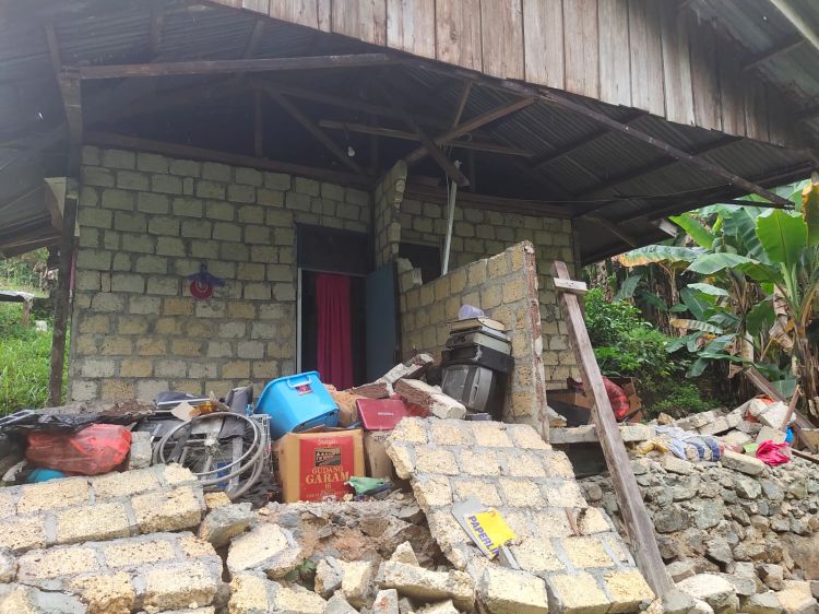 Pengungsi Gempa Magnitudo 5,4 di Jayapura Capai 2.136 Jiwa