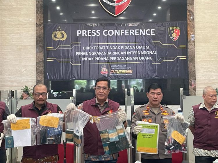 Bareskrim Bongkar Sindikat Perdagangan Orang ke Kamboja, Korban Dipekerjakan Jadi Operator Judi Onilne