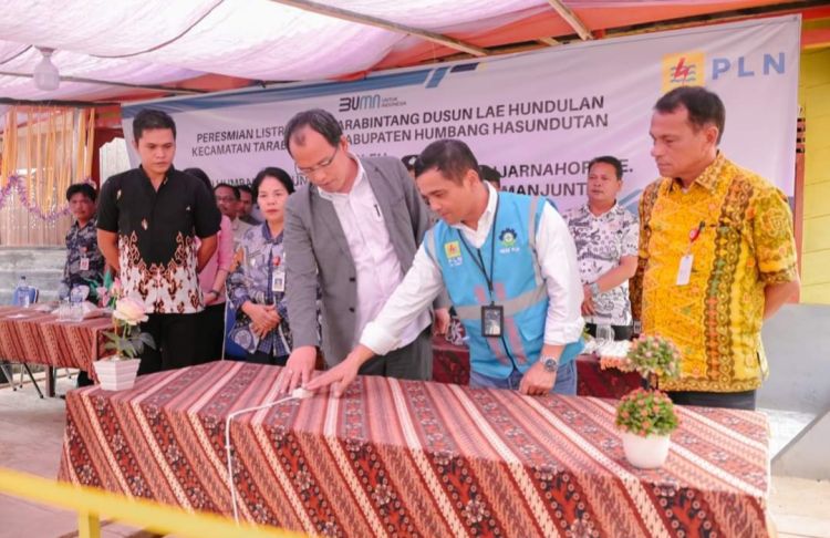 Lama Hidup Tanpa Listrik, Dusun Lae Hundulan Kini Terang Benderang