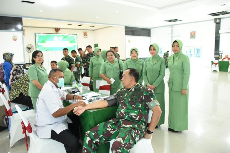 Sambut HUT Persit Ke 77,  Korem 023/KS laksanakan Donor Darah