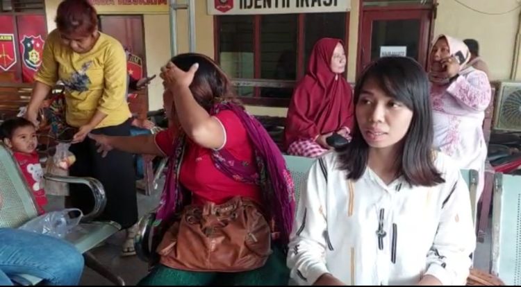 Datangi Polres Binjai, Puluhan Warga Ngaku Ketipu Arisan Bodong Istri Oknum Polisi