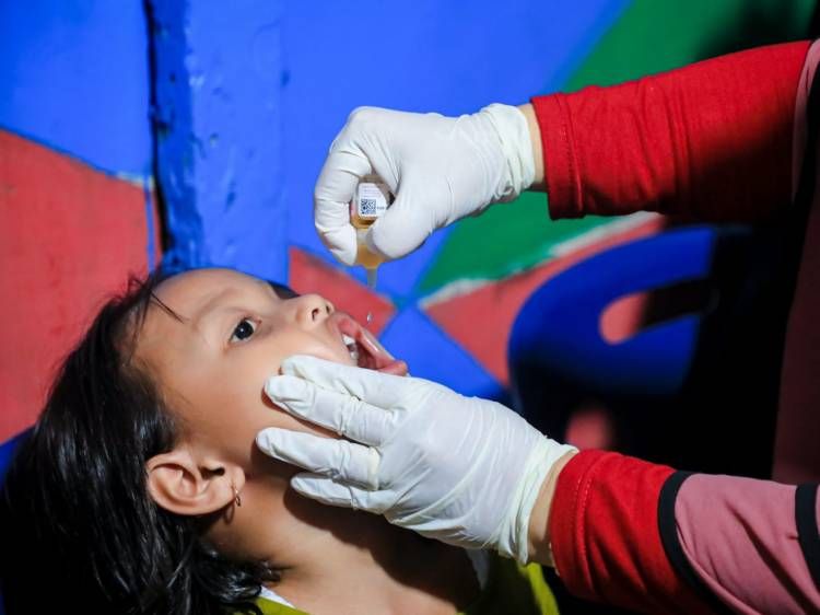 Diwarning Walikota Bobby, Camat Medan Amplas Jalan Kaki Kejar Target Capaian Polio
