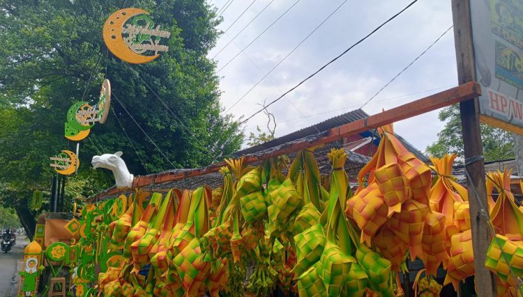 Perajin Pernak-pernik Ramadan di Medan Kebanjiran Berkah