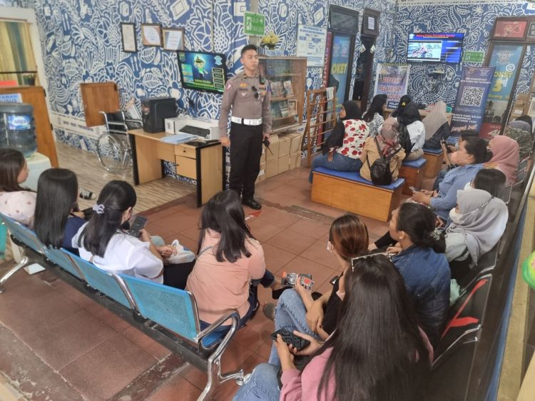 Kanit Regident Polres Siantar Sosialisasikan OPS Keselamatan  Toba 2023