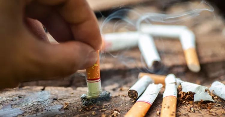 Ketahuan Merokok Disaat Jam   Kerja Kena Denda Rp161 Juta