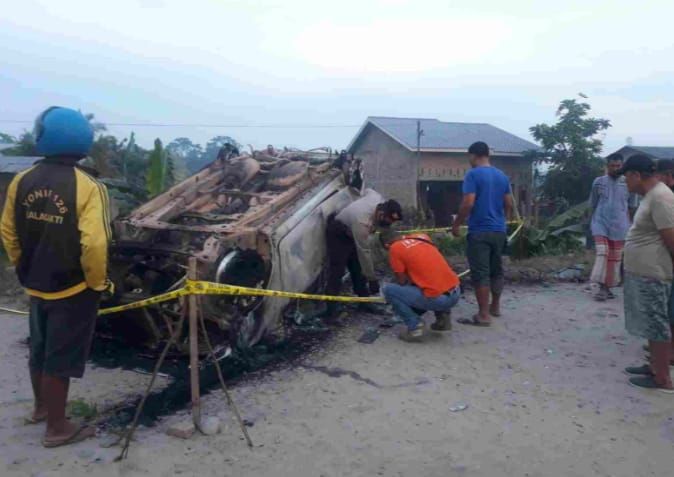 Dua Pencuri Lembu Tewas Diamuk Warga di Beringin, Mobil Dibakar