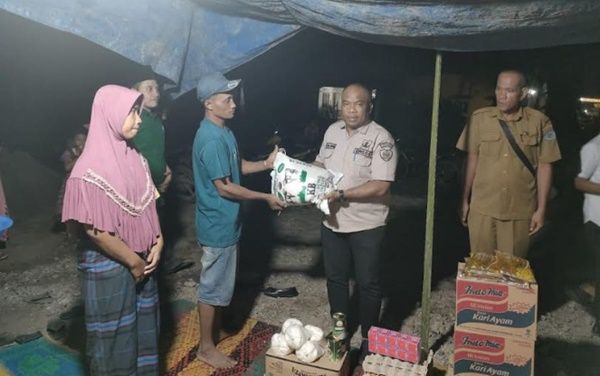 Pemkab Labuhanbatu Serahkan Bantuan Terhadap Korban Kebakaran di Bilah Hilir
