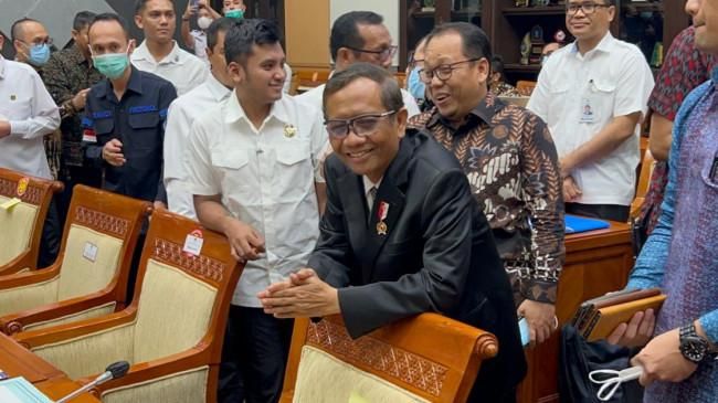 Paparkan 349 T Transaksi Janggal di Komisi III, Mahfud MD Dipuji Jelas dan Konkrit Uraikan Pokok Masalah