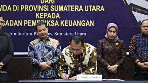 Bupati Labuhanbatu Menyerahkan LKPD TA 2022 Ke BPK-RI Perwakilan Sumut