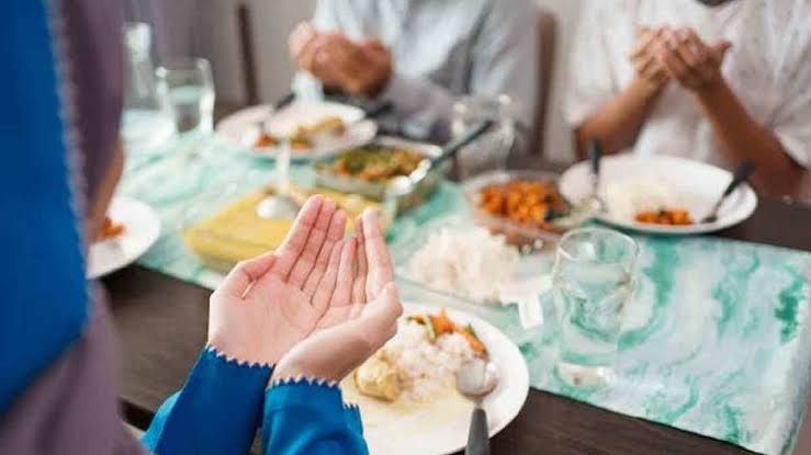 Sahur dengan Asupan Makanan Tepat Agar Puasa Berenergi