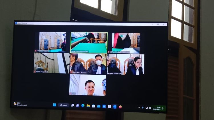 Diundur 4 Jam,  Sidang TPPU  Bos Judi Apin BK Ditunda Rabu