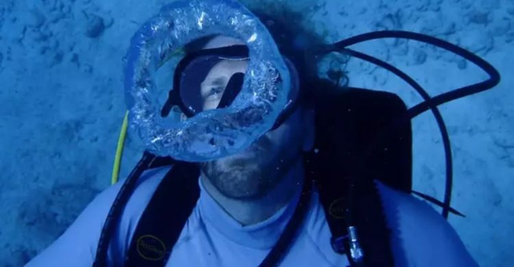 Demi Jalankan Misi, Profesor Hidup Dalam Air Selama 100 Hari