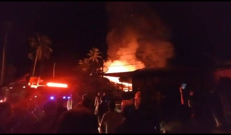 6 Rumah di Pasar Lama Terbakar