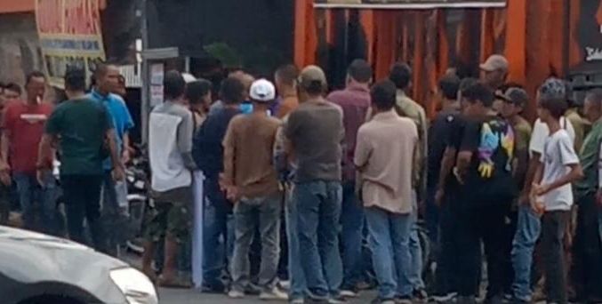 TKBM Demo Indah Logistk Kargo, Massa Konvoi Dikawal Petugas