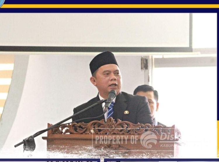 Bupati Labuhabatu Hadiri Rapat Paripurna DPRD