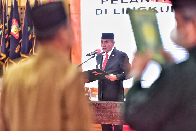Edy Rahmayadi Lantik 84 Pejabat Eselon III dan IV Pemprov Sumut