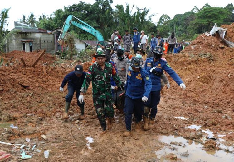 35 Warga Masih Dinyatakan Hilang Akibat Longsor Natuna