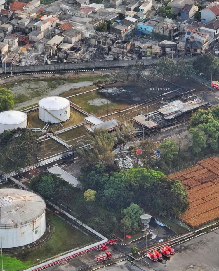 Bantuan Diterjunkan, Polri Usut Penyebab Kebakaran Depo Pertamina Plumpang