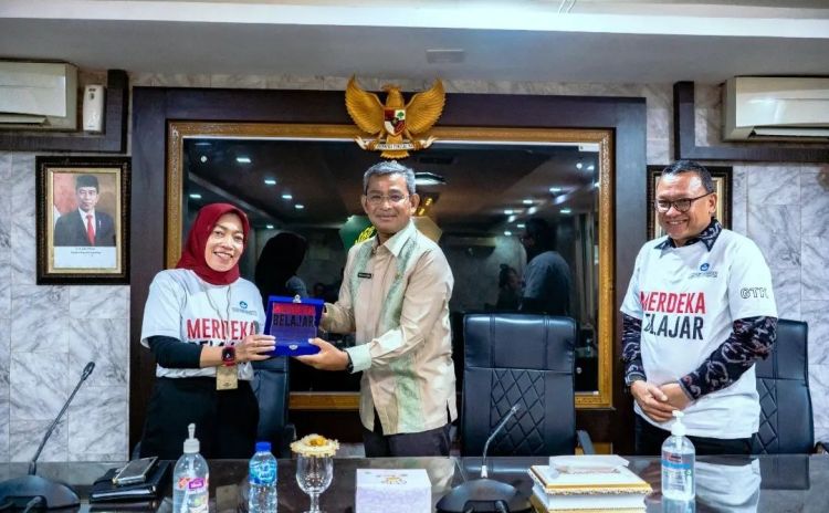 Syarat Jadi Kepala Sekolah Harus Dibuat Tegas