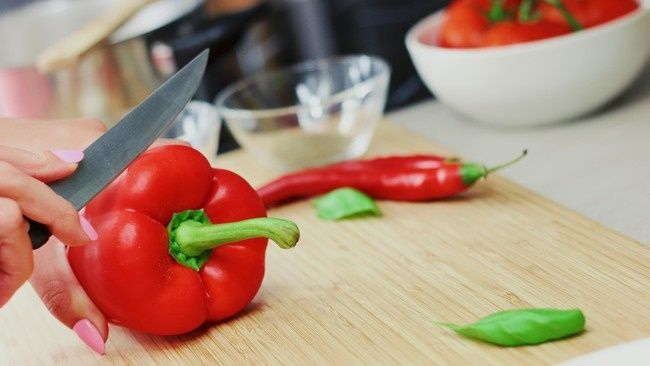 Hukum Mencicipi Makanan Saat Memasak di Bulan Puasa