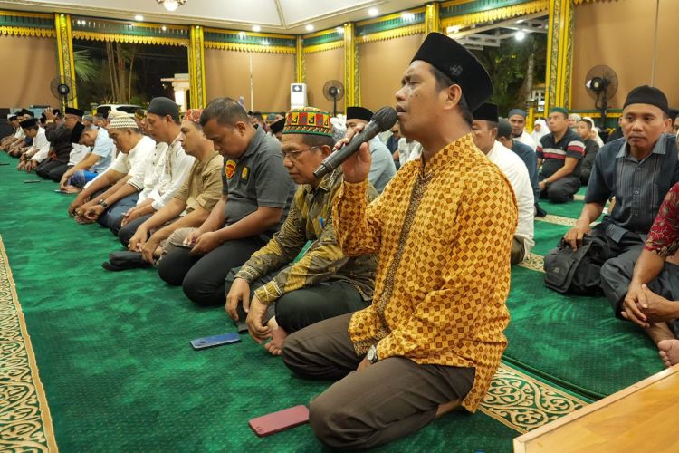 Pemko Medan Gelar Salat Tarawih Berjamaah di Rumah Dinas Wali Kota