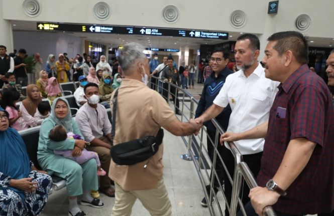 Ijeck Sambut Kepulangan PMI di Bandara Kualanamu