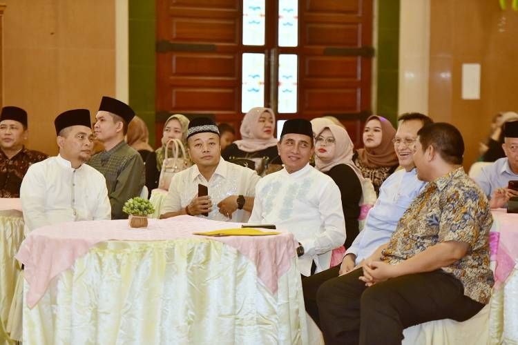 Gubsu Ingatkan Mahasiswa Pentingnya Keseimbangan Budi Pekerti dan Akademik