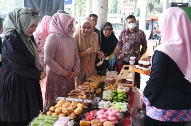 Tinjau Bazar Aneka Takjil IPEMI Sumut, Nawal Harap Tingkatkan Pendapatan Masyarakat