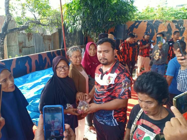Mantap, PP Medan Belawam dan Labuhan Bagi Ratusan Paket Daging ke Masyarakat