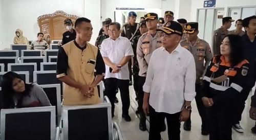 Menko PMK Sebut Vaksin Covid-19 Tak Lagi Jadi Syarat Naik Kereta dan Pesawat
