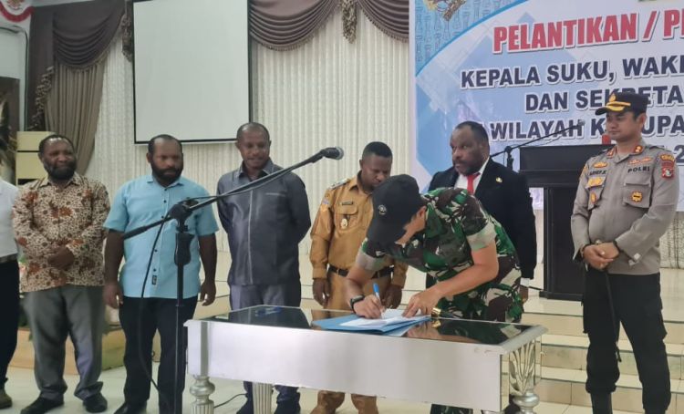 Semoga Pengukuhan Kepala Suku dan Penandatanganan Sikap Bersama Dapat Menjaga Kedamaian Yahukimo