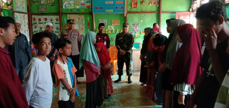 Berbagi Berkah di Bulan Ramadhan, Danramil 17/Idt Hadiri Santunan Anak Yatim Desa Alue Lhok