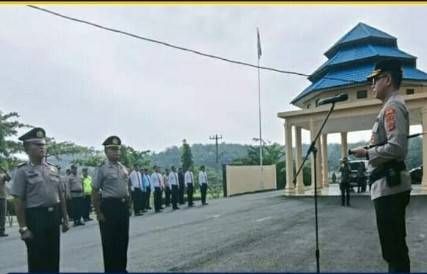 Dua Polisi Labuhanbatu Selatan Dapat Kenaikan Pangkat Pengabdian