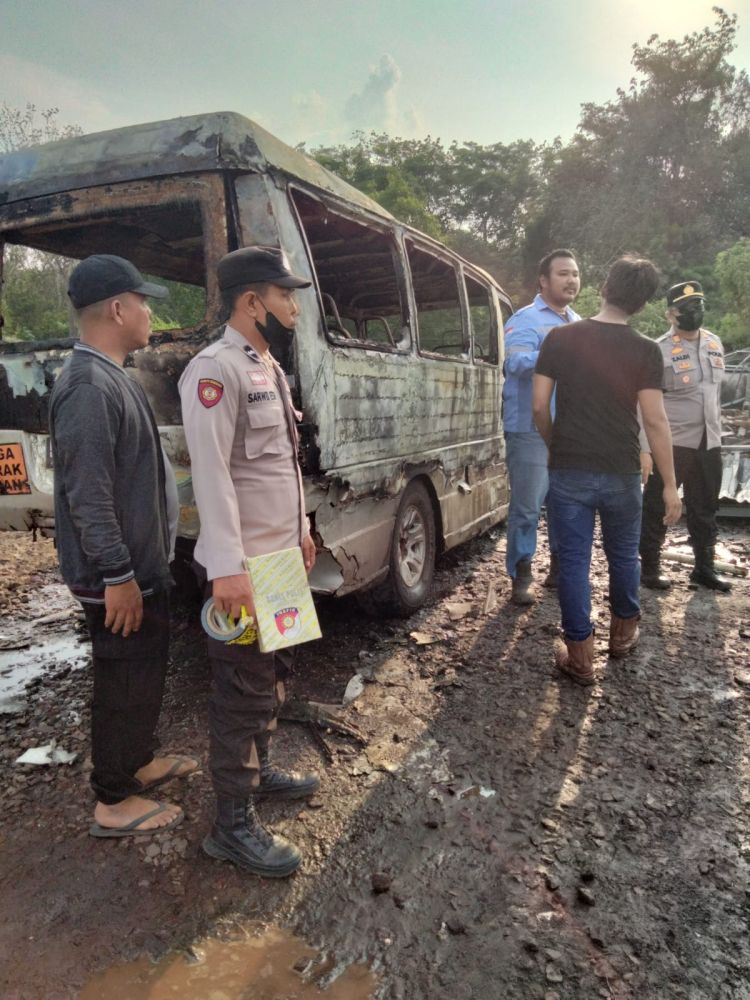 Peristiwa Kebakaran Di Wilayah Lunas Jaya Hanguskan 1 Mobil Dan 4 Motor