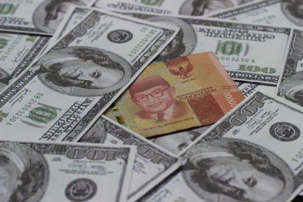 Uang Rupiah Lanjutkan Penguatan, Harga Emas Berbalik Melawan Tekanan