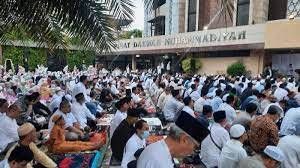 Gema Takbir Berkumandang di Kantor PP Muhamadiyah, Polisi-Satpol PP Berjaga-jaga