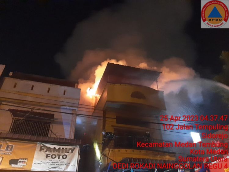 Ruko Tiga Lantai Terbakar dan Sidorejo Hilir