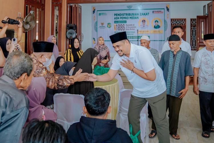 Walikota Medan Salurkan Zakat ASN Pemko Medan Senilai Rp431.105.000 ke 1.886 Mustahik