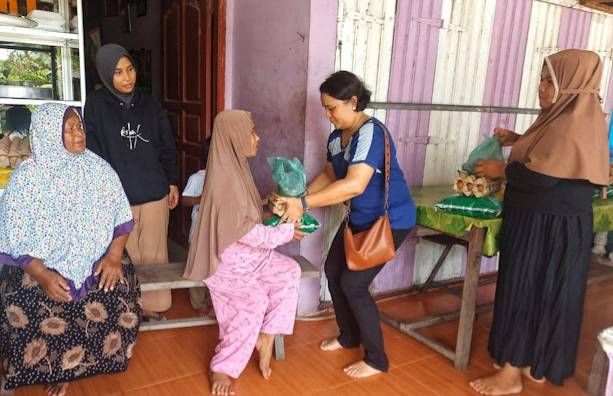 Legislator Tapteng Emma Sinulingga Berbagi di Bulan Ramadhan