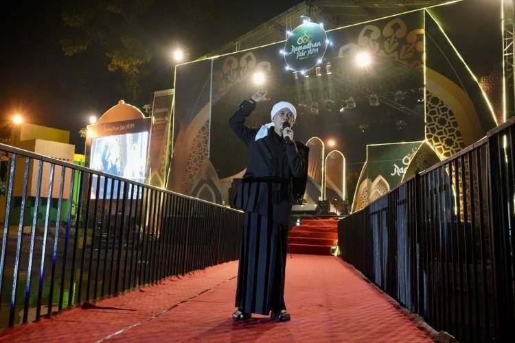 Opick Pukau Pengunjung  Ramadhan Fair  Lewat Lagu Religi