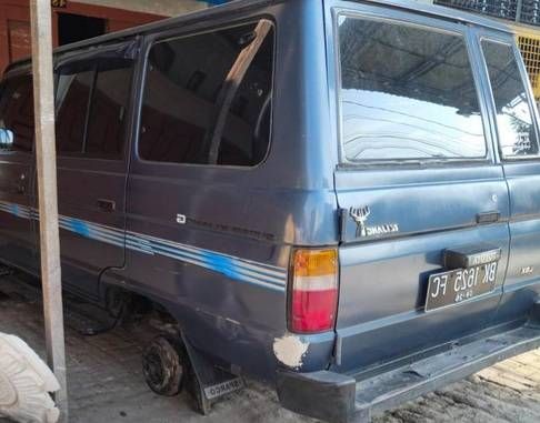 Gawat ! Mau Sholat Idul Fitri Ban Mobil Digondol Maling