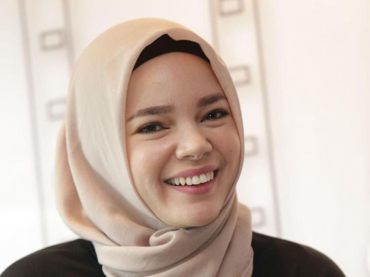 Masuki Akhir Ramadan, Dewi Sandra Ingin Fokus Kejar Lailatul Qadar