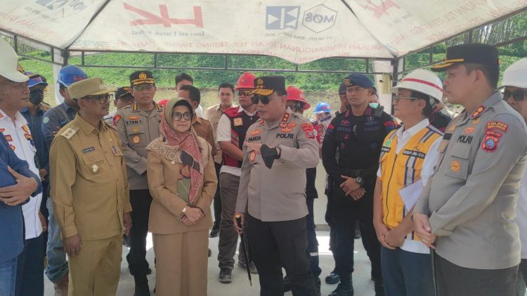 Helikopter Kapolda Sumut Mendarat di Jalan Tol, Tinjau Kesiapan Jelang Lebaran