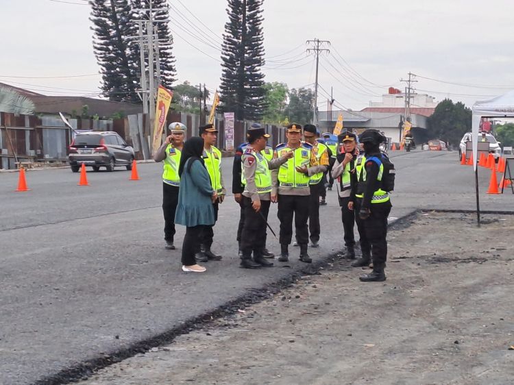 Mudik Lebaran, Kapolda Sumut Pantau Fungsional Exit Tol Sinaksak