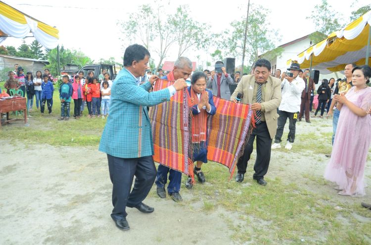 Marsono-Normauli Rayakan Paskah Bersama Warga Desa Saitnihuta