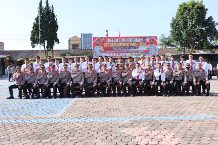 Anggota Ungkap Kasus Pembunuhan Dapat Penghargaan dari Kapolsek Karo