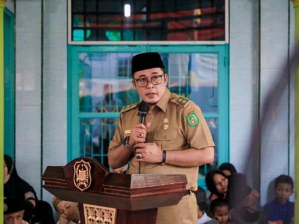Warga Medan Dapat Cetak KTP dan KIA di Safari Ramadan Pemko