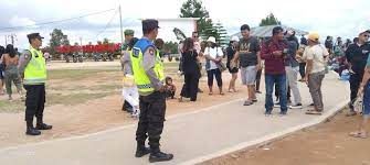 Polres Tapanuli Utara Amankan   Objek Wisata Ramai Pengunjung